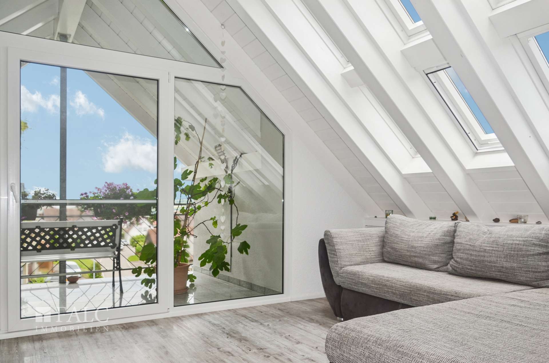 DG-Zimmer mit Balkon _ Loggia